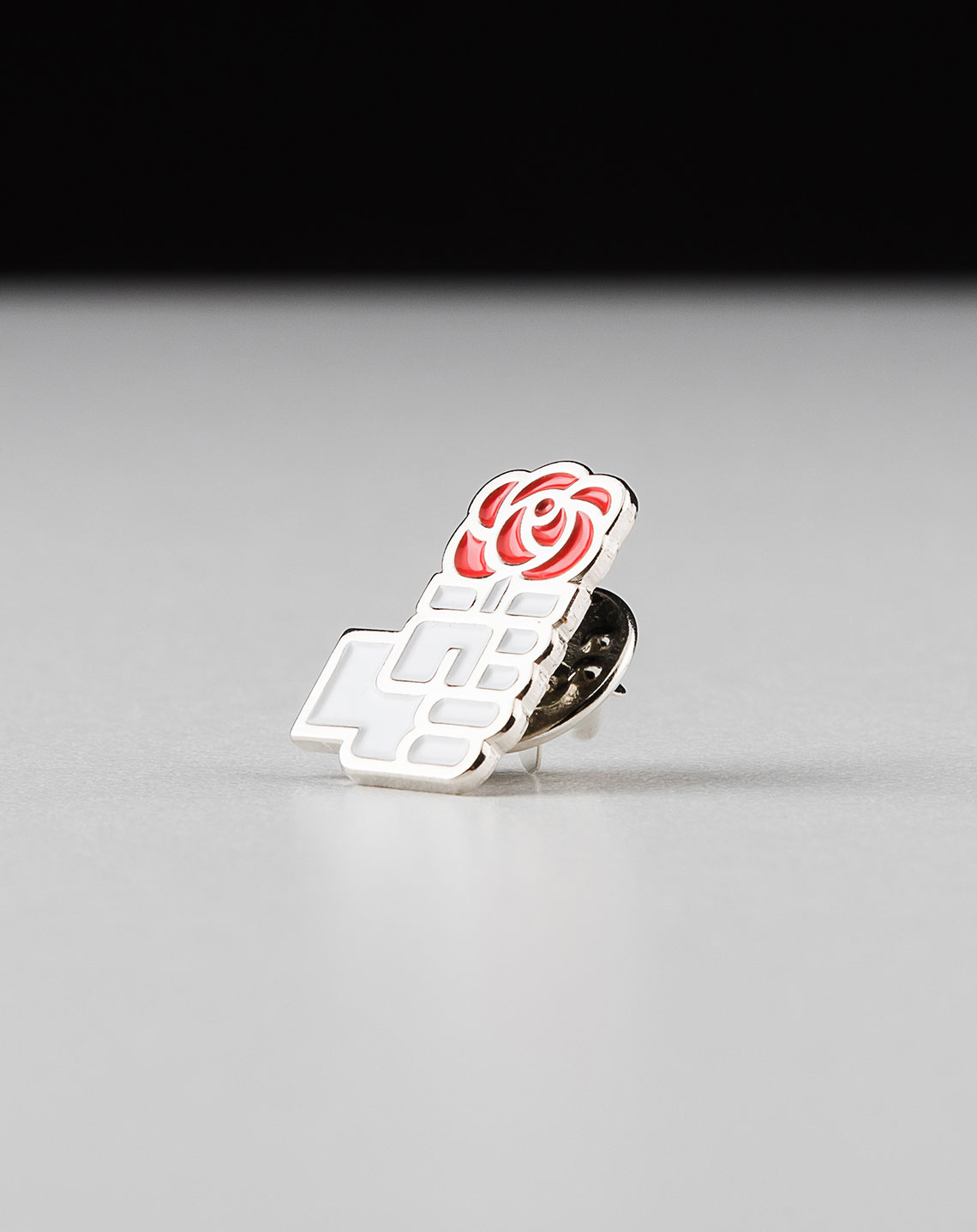 Pin Puño y Rosa Plata Rosada La tienda PSOE