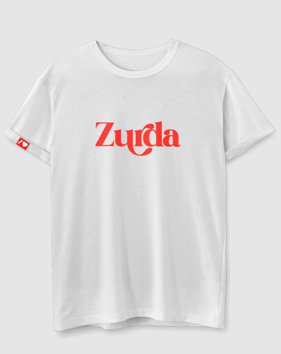Camiseta color blanco texto "zurda" en roja y en la manga impreso