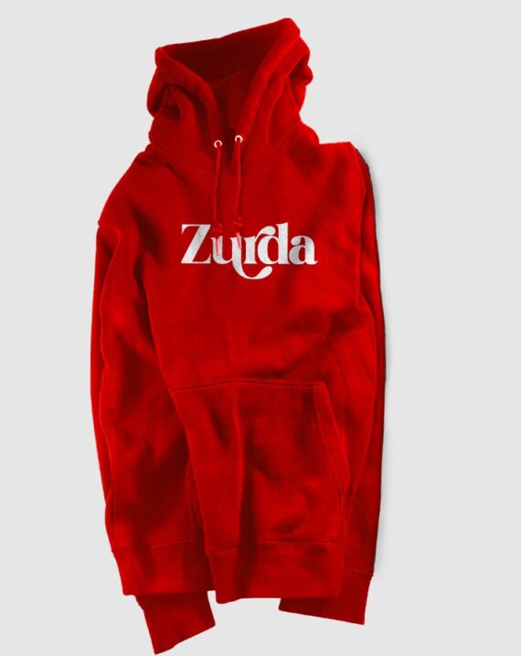 Sudadera color rojo texto "zurda" en blanco
