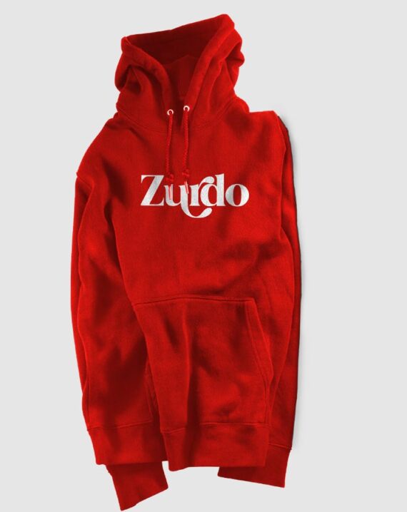 Sudadera color rojo texto "zurdo" en blanco