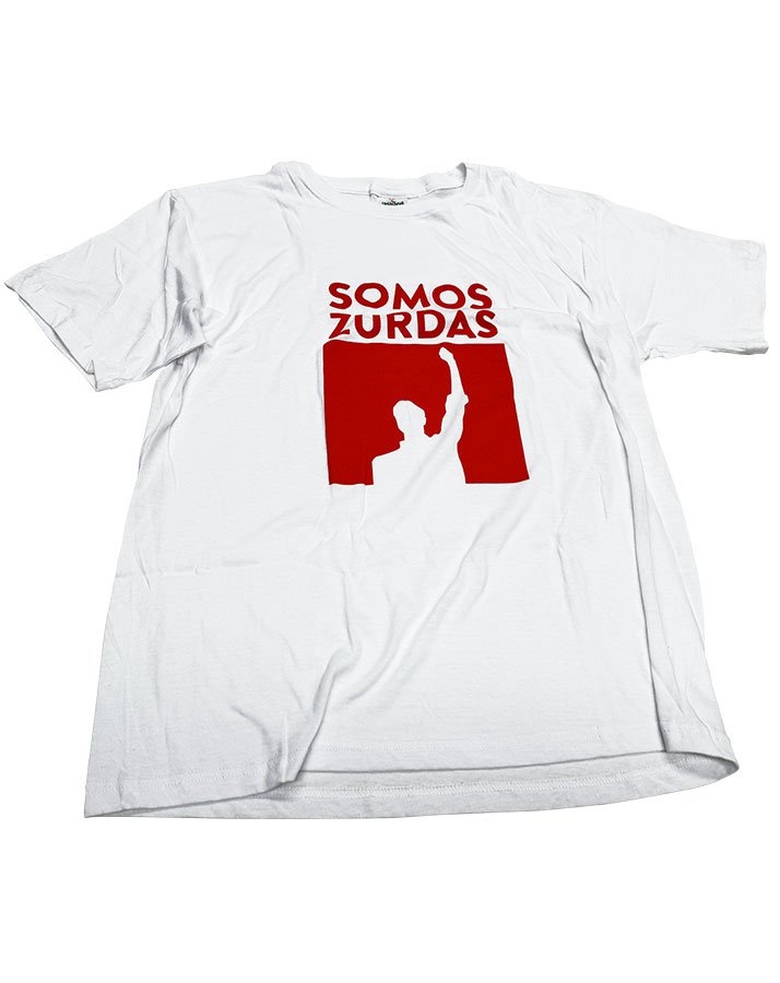 Camiseta We Are Left-Handed, branca con logotipo vermello